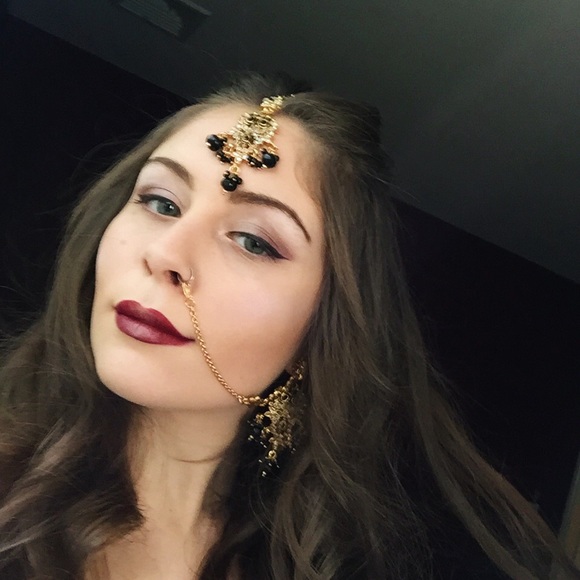 Meet Your Posher: BIANCA BELLO - Picture 1 of 1